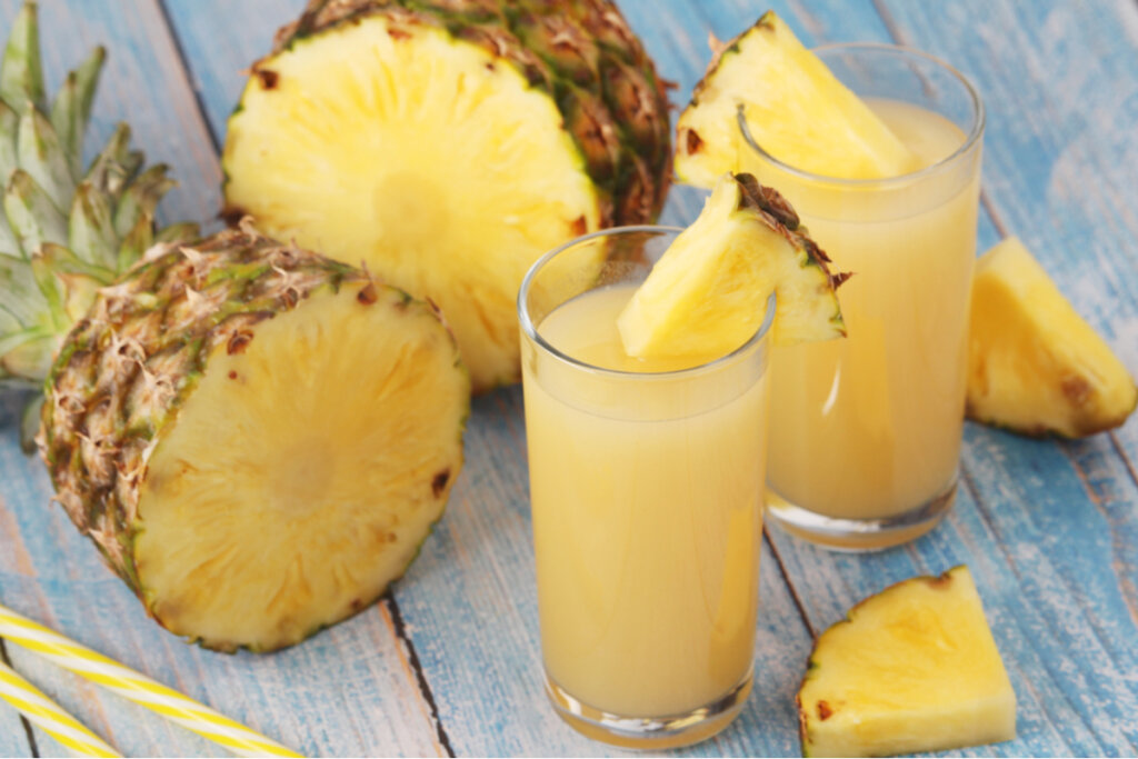 Suco de abacaxi para aliviar o estresse (Imagem: Anastasia Kamysheva | Shutterstock)