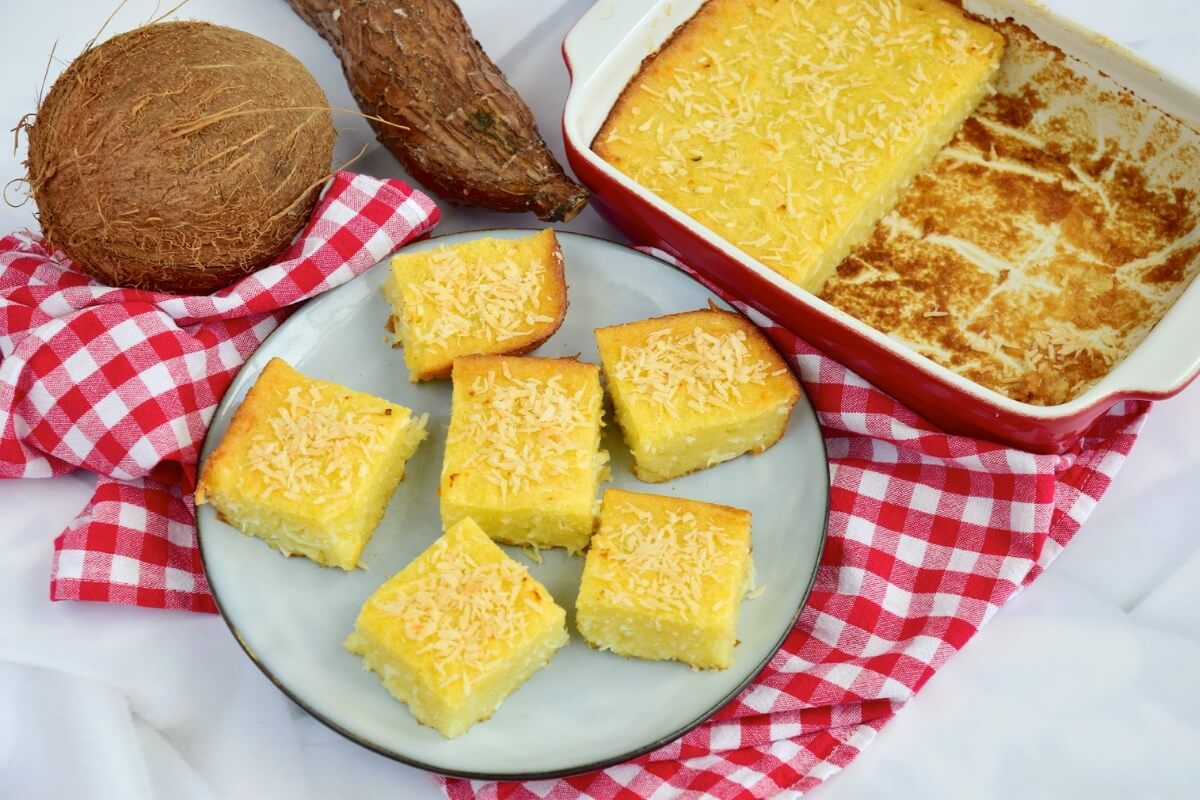 Bolo de mandioca (Imagem: Amallia Eka| Shutterstock)