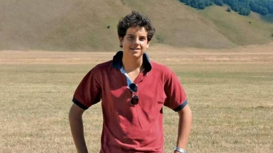 Carlo Acutis, primeiro santo "millennial", tem canonização aprovada por papa Francisco