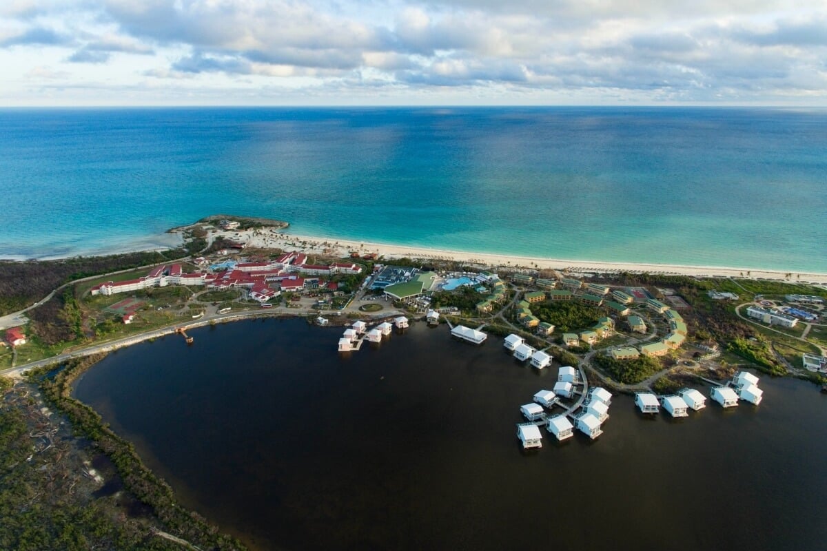 Cayo Coco tem algumas das mais belas praias do mundo (Imagem: DTS Producciones | Shutterstock)