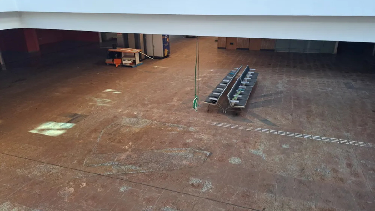 Como ficou o aeroporto de Porto Alegre depois de 30 dias embaixo d'água