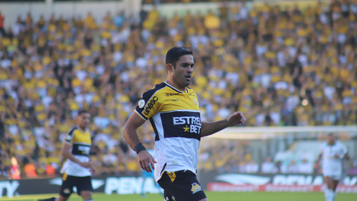 Criciuma jogou contra o Palmeiras e agora enfrenta o Cuiaba