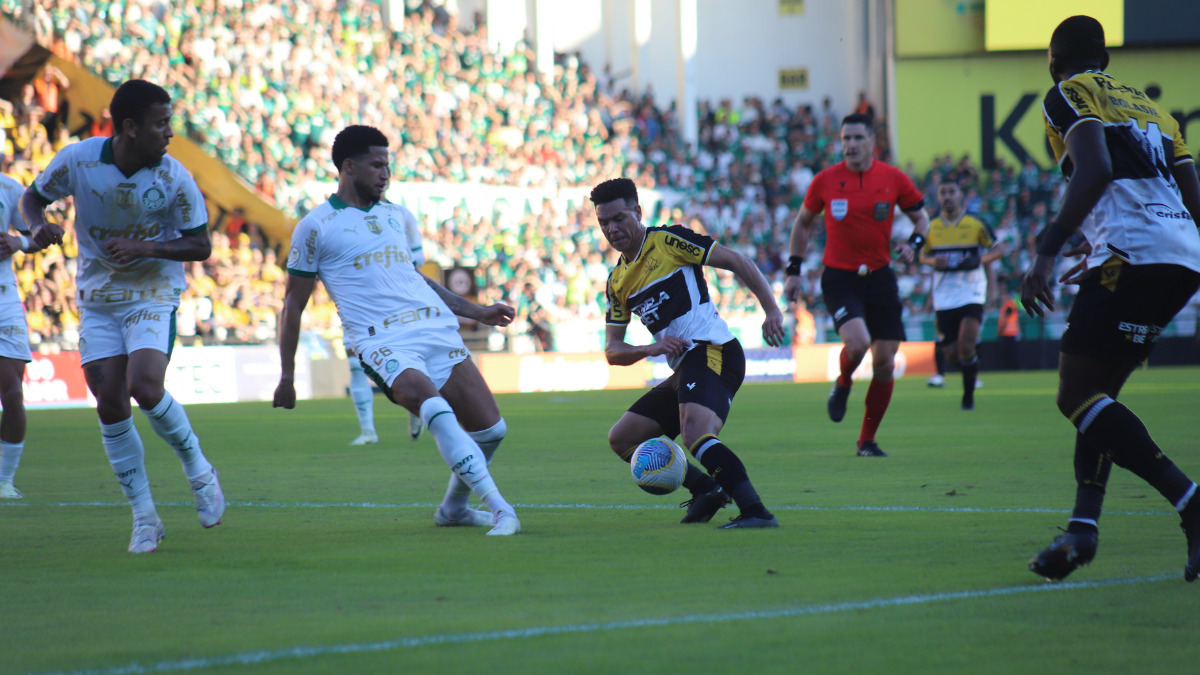 Criciuma jogou contra o Palmeiras e agora enfrenta o Cuiaba