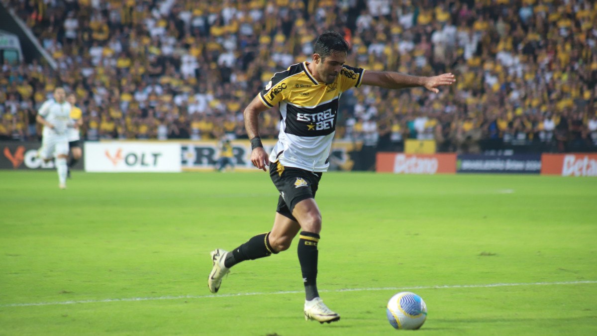 Criciuma jogou contra o Palmeiras e agora enfrenta o Cuiaba