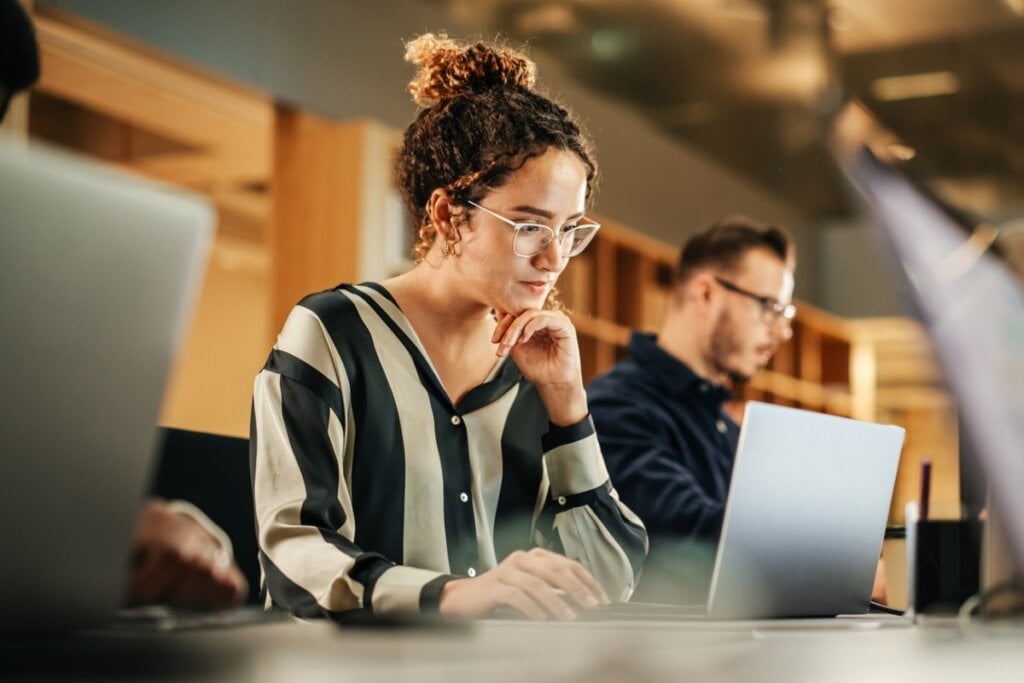 A área de análise de dados poderá ser uma das mais importantes no mercado brasileiro até 2030 (Imagem: Gorodenk | Shutterstock)