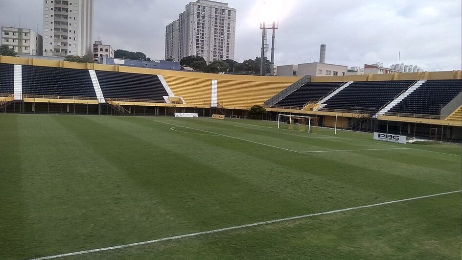 Estádio 1 de maio, em São Bernardo do Campo (SP), será palco de São Bernardo x Figueirense (Foto: Wikimedia Commons, Reprodução)