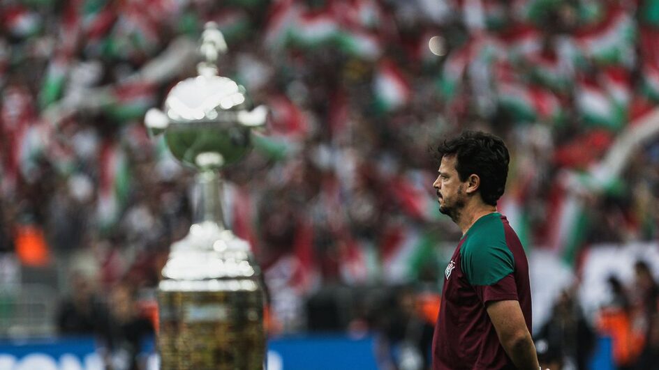 Fernando Diniz levou o Fluminense ao inédito título da Libertadores em 2023 (Foto: Lucas Merçom, Fluminense FC)