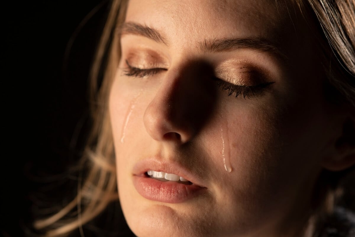 As lágrimas são responsáveis por proteger os olhos de bactérias e poeira (Imagem: Chris Harwood | Shutterstock)