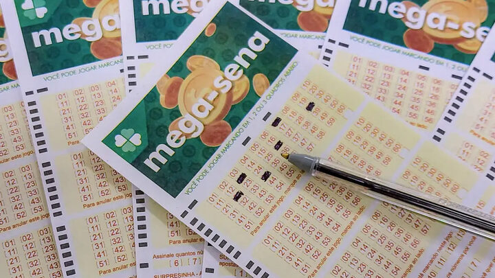 Mega-Sena pode pagar R$ 100 milhões para quem acertar as seis dezenas