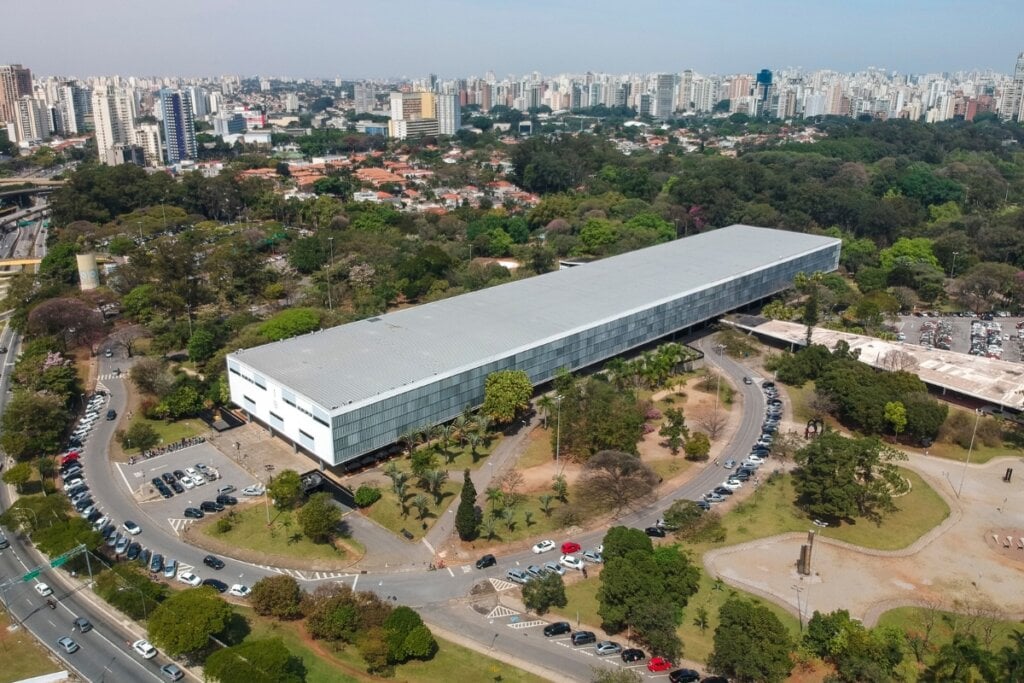 O Museu de Arte Contempor&acirc;nea tem uma vasta cole&ccedil;&atilde;o de artistas renomados (Imagem: windwalk | Shutterstock)