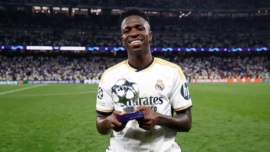 Vinicius Júnior levou o troféu de craque do jogo na semifinal da Champions contra o Bayern (Foto: divulgação, Real Madrid CF)