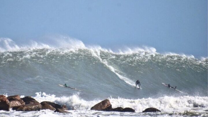 Praia do Cardoso, em Laguna, receberá o Campeonato Brasileiro de Ondas Grandes (Foto: Prefeitura de Laguna, Divulgação)
