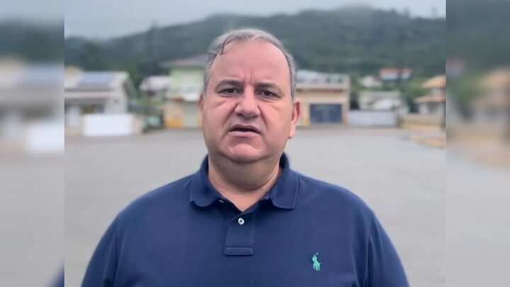Ex-prefeito é alvo de operação em Santa Catarina.