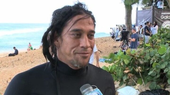 Surfista morre após ataque de tubarão (Foto: KHON2 News, Reprodução)