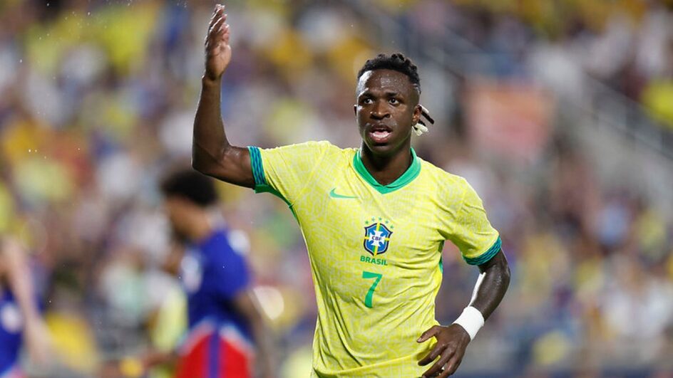 Vini Jr. em ação pela seleção brasileira (Foto: Rafael Ribeiro, CBF)