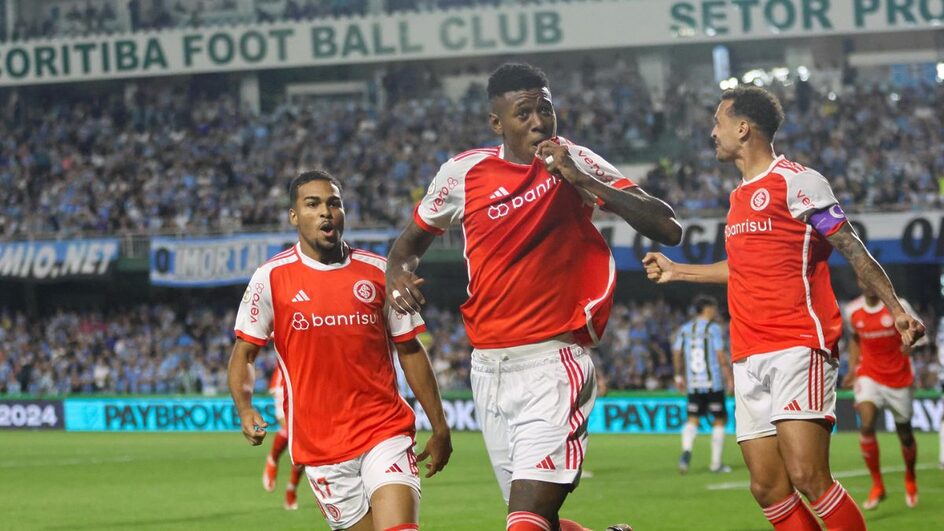 Vitão marca o gol da vitória do Internacional (Foto: Ricardo Duarte, Internacional)