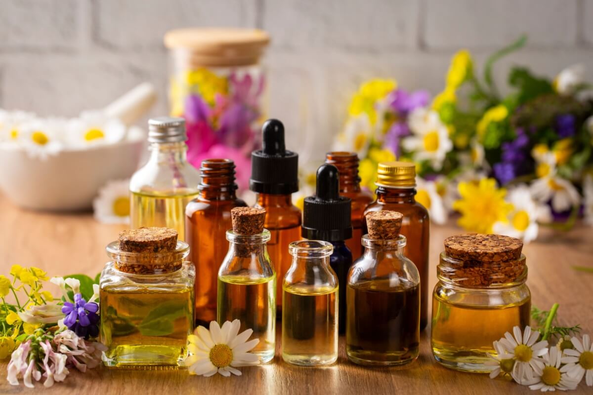 A aromaterapia promove o bem-estar físico e mental (Imagem: Esin Deniz | Shutterstock)