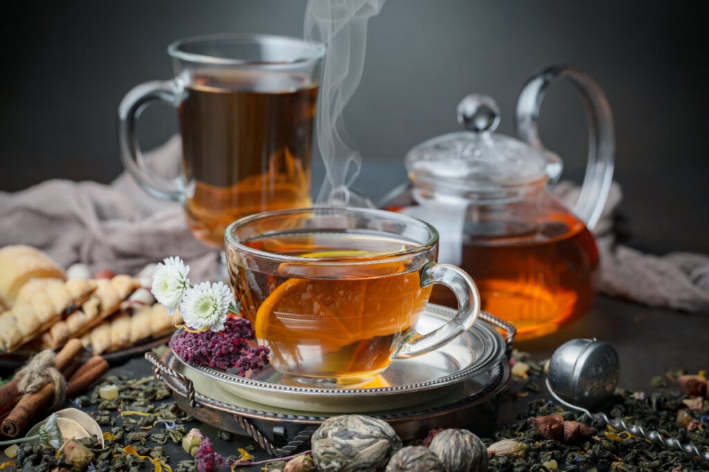 O consumo de ervas medicinais exige cuidado (Imagem: Zadorozhnyi Viktor | Shutterstock)