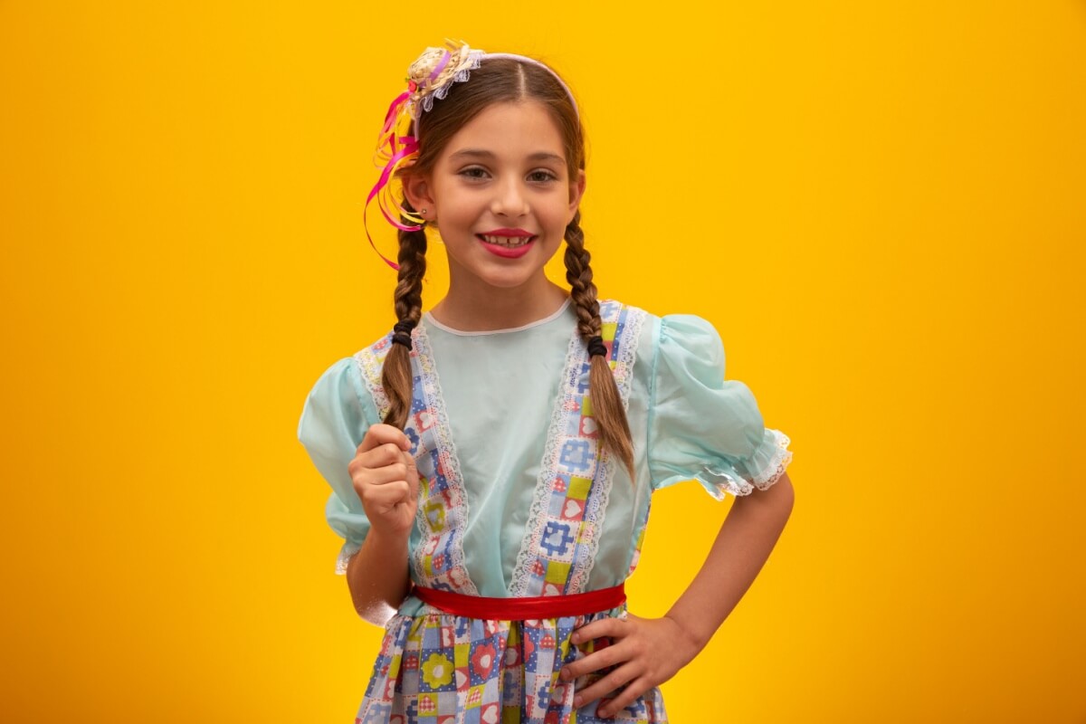 O período de festas juninas é muito aguardado pelos pais com crianças em idade escolar (Imagem: Brastock | Shutterstock)