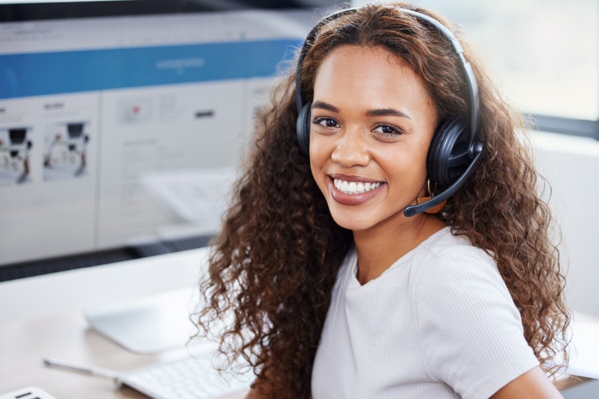 É possível usar atendimento automatizado e humano (Imagem: PeopleImages.com - Yuri A | Shutterstock)