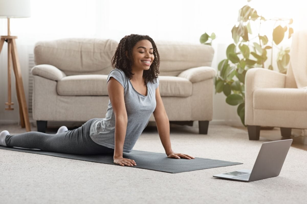 Contrariando o que muitos acreditam, pessoas com lipedema podem e devem praticar atividades físicas (Imagem: Prostock-studio | Shutterstock)