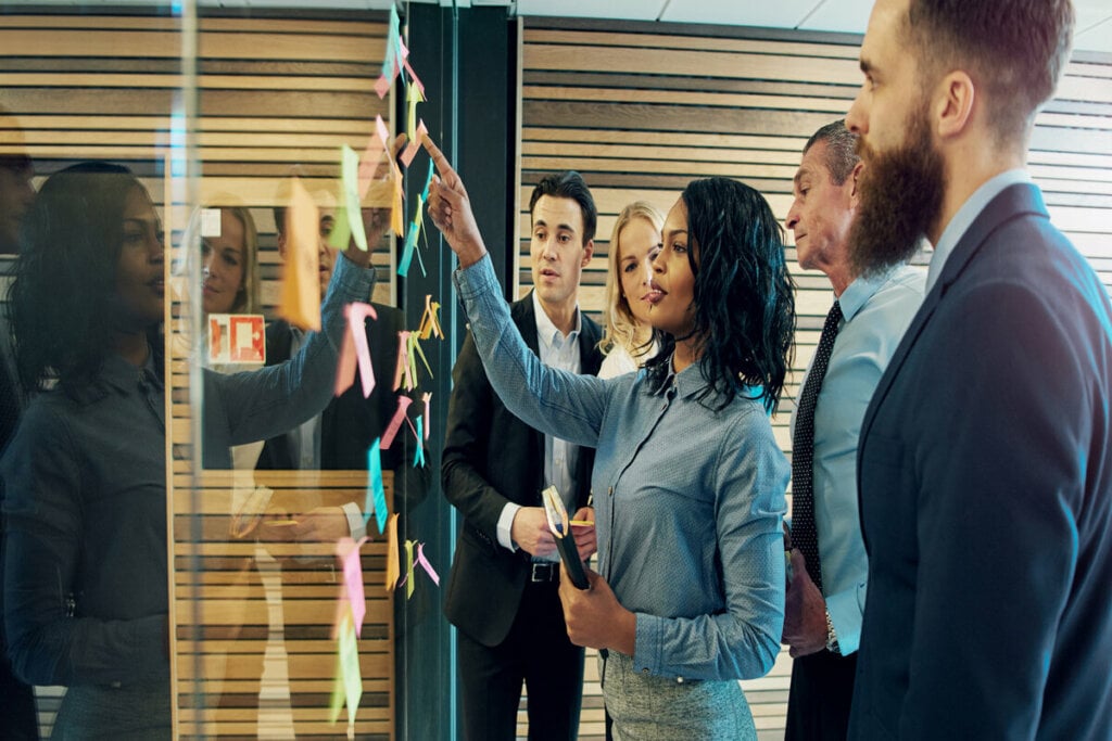 O RH promove a&ccedil;&otilde;es que aumentam o engajamento e a satisfa&ccedil;&atilde;o dos colaboradores (Imagem: Ground Picture | Shutterstock)