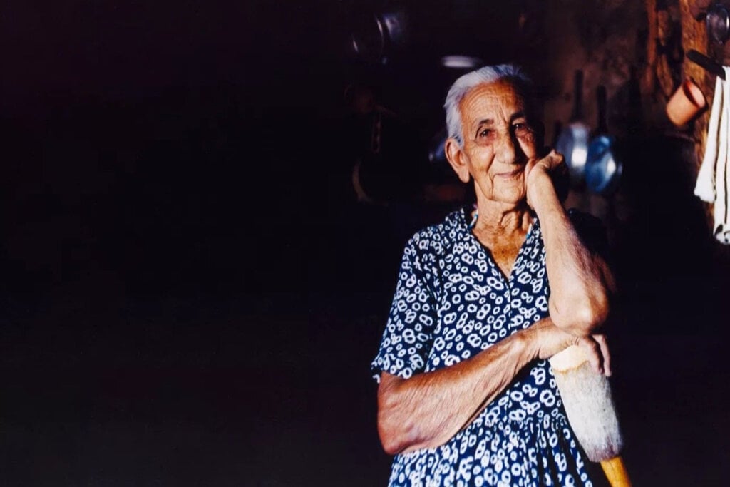 Em “O Fim e o Princípio”, famílias paraibanas compartilham suas histórias de vida em uma conversa autêntica e envolvente (Imagem: Reprodução Digital | Globo Filmes)