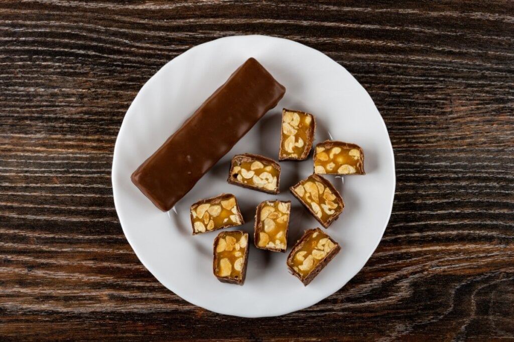 Pé de moça com cobertura de chocolate (Imagem: Evgeny Tomeev | Shutterstock)