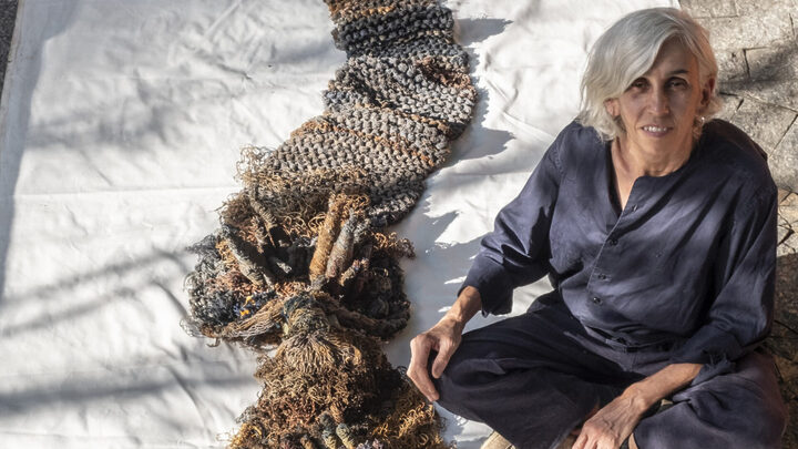 Artista Nara Guichon, que tem atelier no sul a Ilha de Santa Catarina