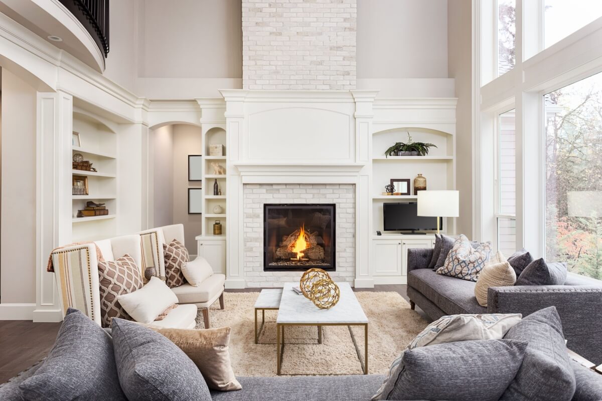 A decoração da sala deve ser aconchegante (Imagem: BM_27 | Shutterstock)