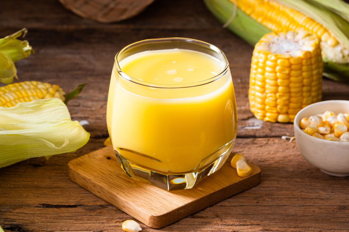 Suco de milho-verde (Imagem: Regreto | Shutterstock)