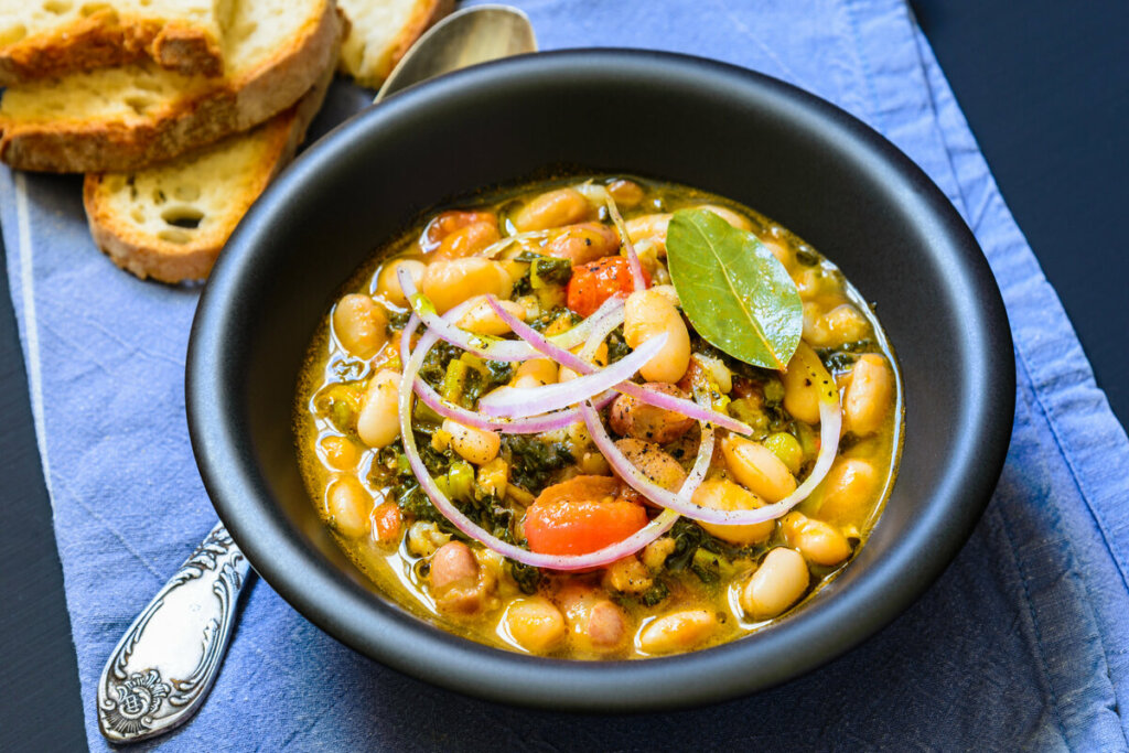 Sopa de feijão cannellini (Imagem: Olga’s captured moments | Shutterstock)