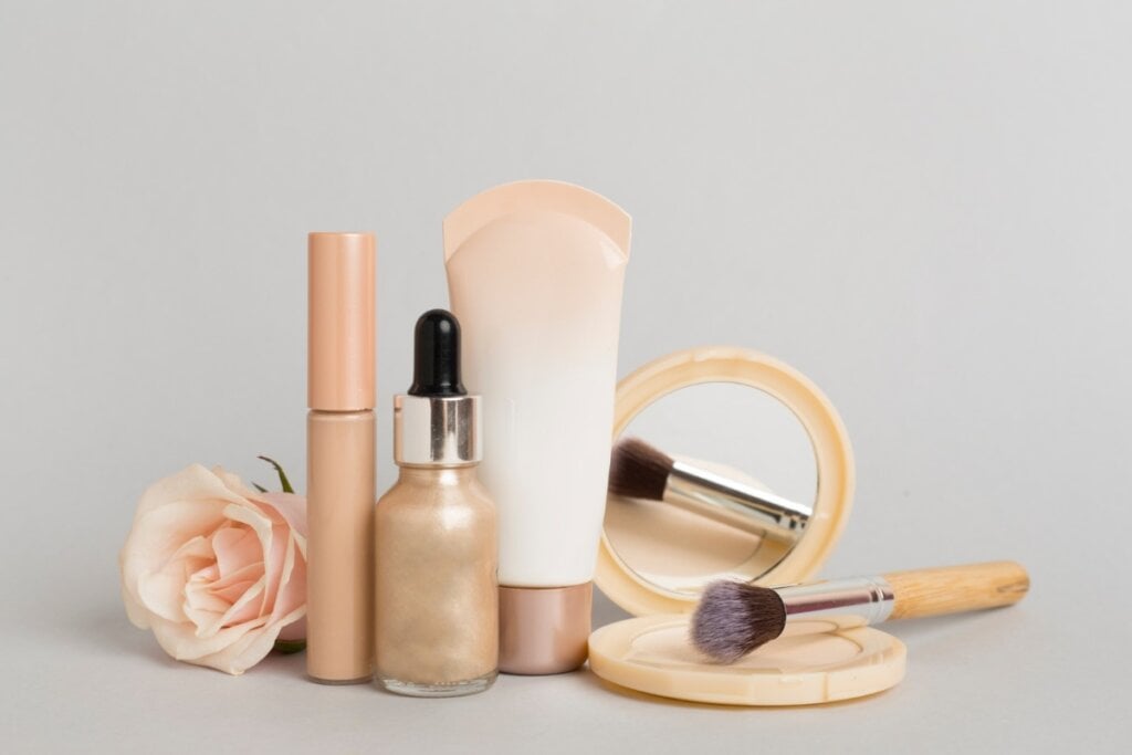 Bases com cobertura matte, a prova d’água e resistentes são ideais para casamentos (Imagem: Africa Studio | Shutterstock)