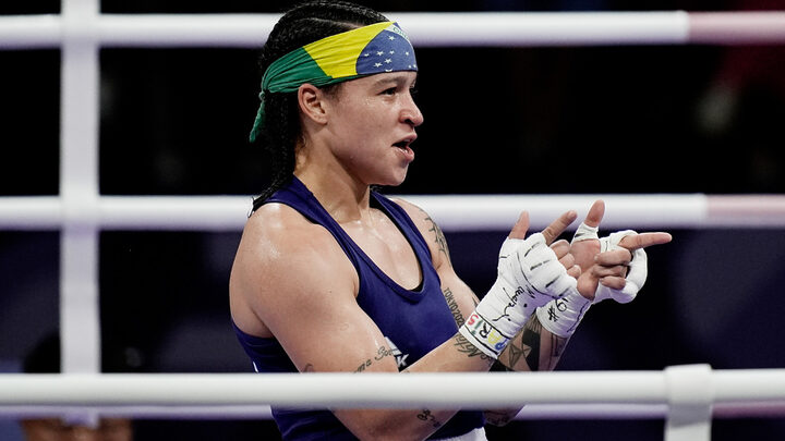 Bia Ferreira vence no boxe e garante mais uma medalha para o Brasil em Paris 2024