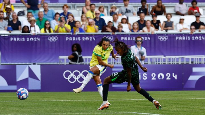 Brasil vence a Nigéria na estreia do futebol (Foto: REUTERS, Susana Vera)