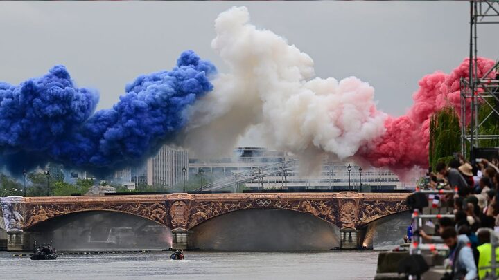 Início da cerimônia de abertura dos Jogos Olímpicos Paris 2024 (Foto: Sina Schuldt, dpa via Reuters Connect)