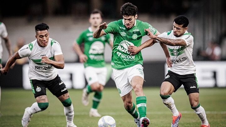 Chapecoense perde para o Coritiba (Foto: Matheus Sebenello, Chapecoense, Reprodução)