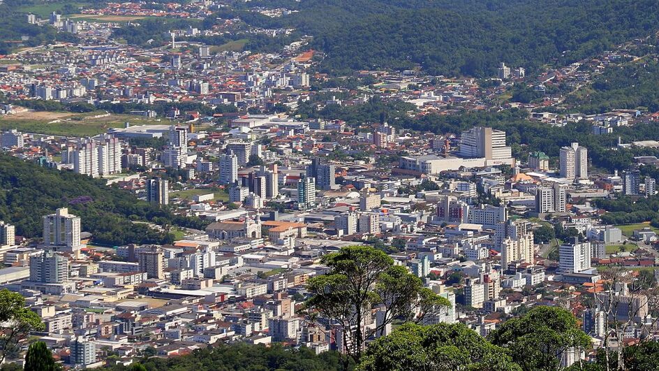 Vagas abertas de emprego em Jaraguá do Sul chamam atenção pela quantidade ofertada.