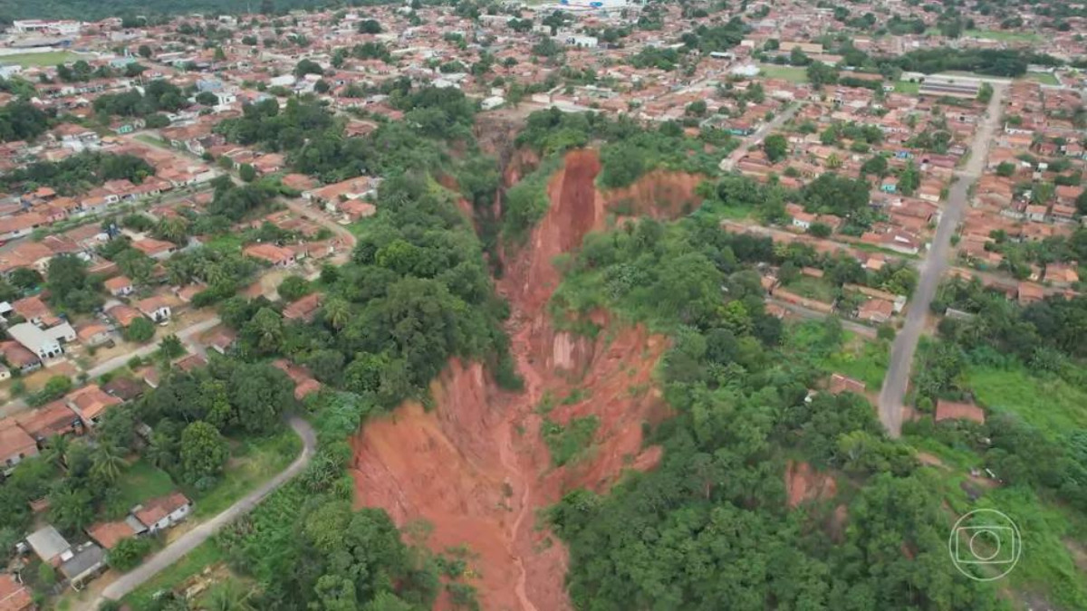 Conheça cidade brasileira que pode deixar de existir após ser “engolida” por crateras (5)