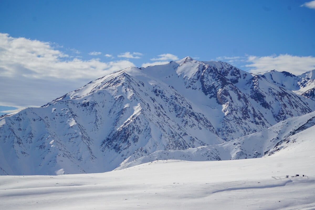 O Chile é um ótimo destino para quem deseja aproveitar a neve (Imagem: Emilia Kohn Montero | Shutterstock)