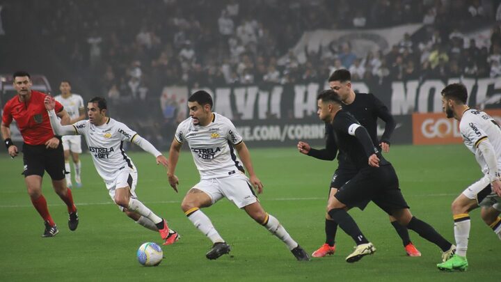 Criciúma perde para o Corinthians de virada (Foto: Celso da Luz, Criciúma)