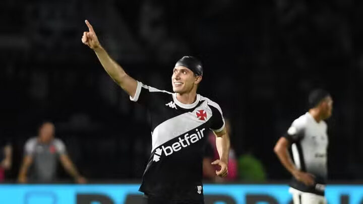 Depois de 14 anos, Vasco vence o Corinthians no Brasileirão