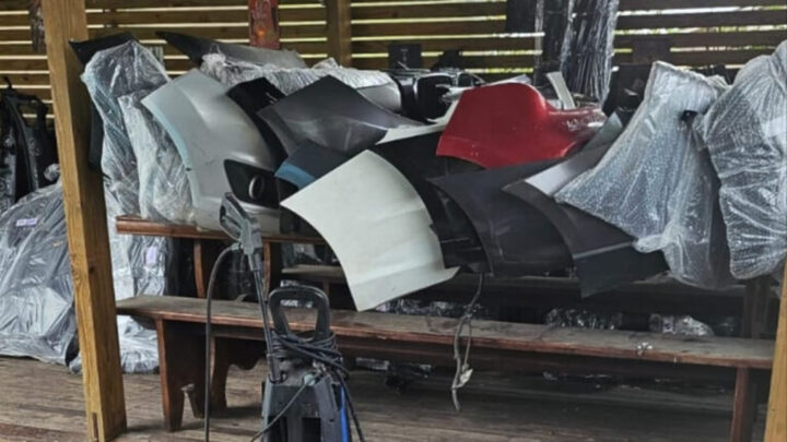 Desmanche em Palhoça recebia e desmontava carros furtados até em outros estados