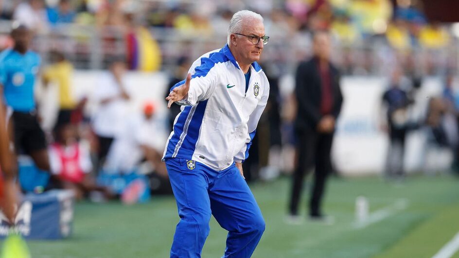 Dorival Júnior teve muito trabalho para equilibrar a Seleção contra a Colômbia (Foto: Rafael Ribeiro, CBF)