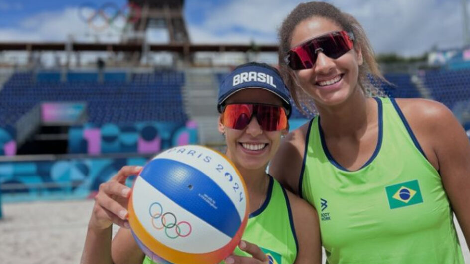 Duda e Ana vencem primeira partida do vôlei de praia feminino em Paris 2024 (Foto: Reprodução, Instagram)