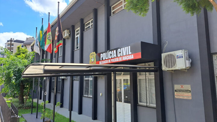Dupla que invadiu casa e roubou idoso enquanto ele cozinhava é presa em Joaçaba