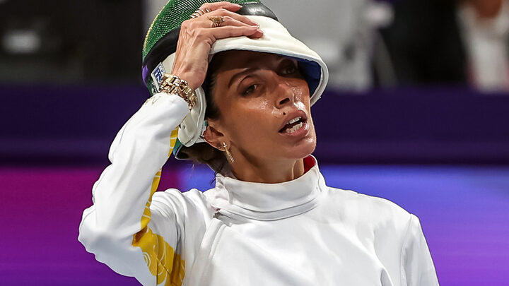 Favorita na esgrima, Nathalie Moelhausen passa mal e é eliminada