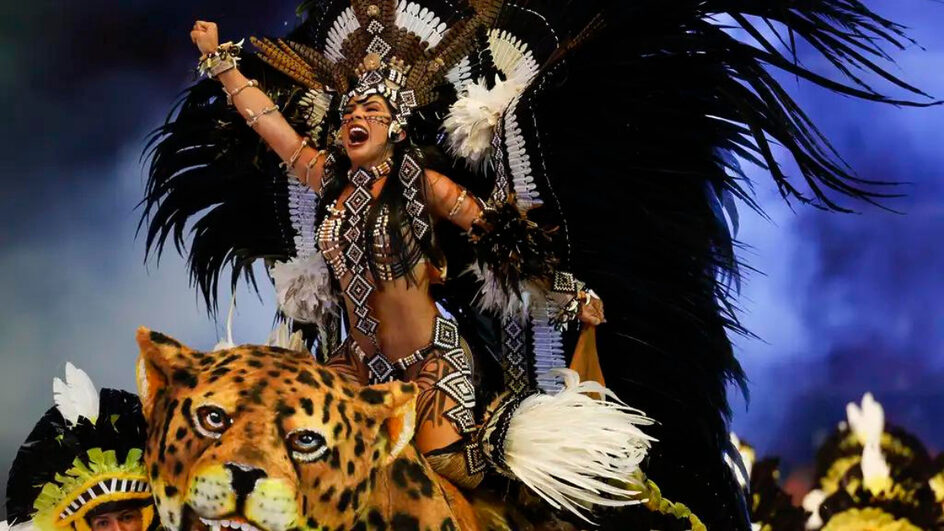 Festival de Parintins 2024 Boi Caprichoso vence o Garantido e conquista título de tricampeão