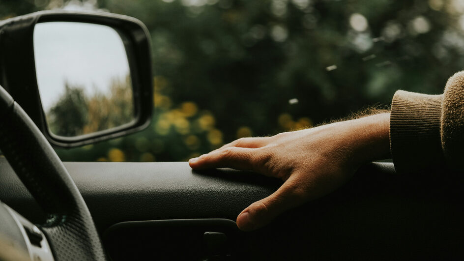 Homem é suspeito de mostrar genitália para mulheres e crianças em ruas de SC