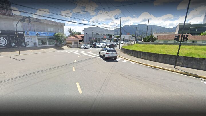 Atropelada por ônibus, idosa não resistiu e morreu no Hospital no Norte de SC.